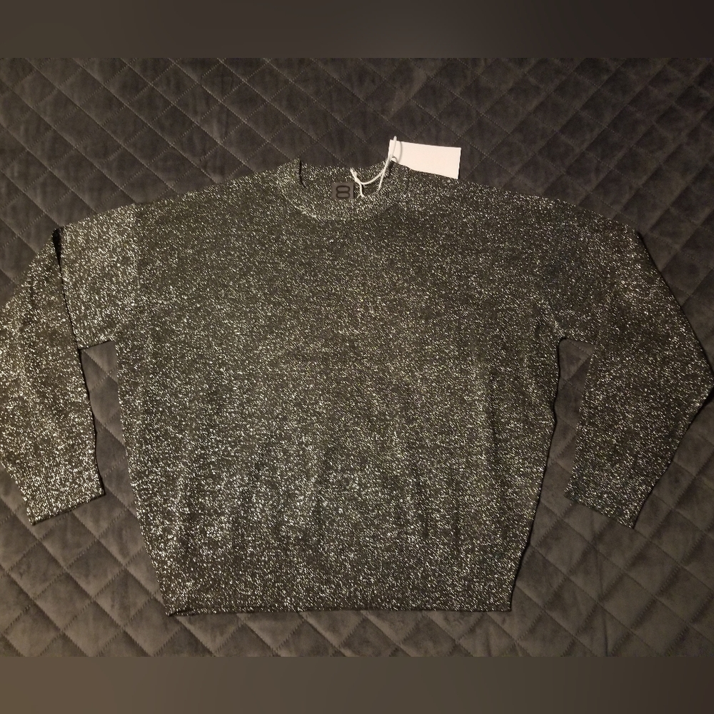 "8" NWT Pullover /Sweater
